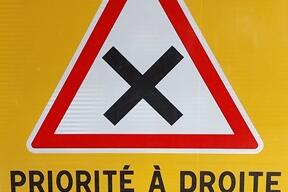 Priorité à droite