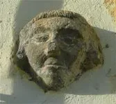 Têtes sculptées